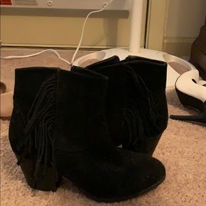 Ruffle black booties